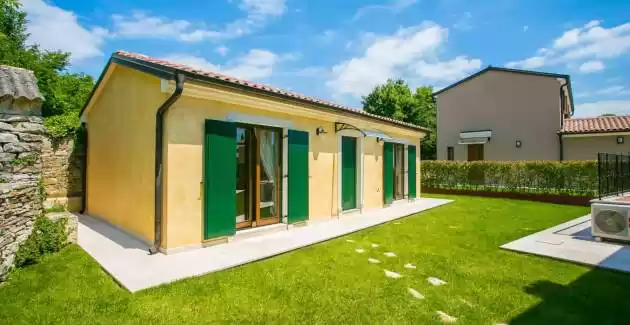 Charming Villa Luce Ribari