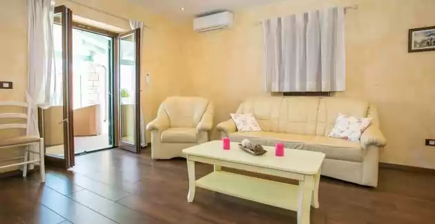 Charming Villa Luce Ribari