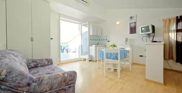 Studio Apartment Gray in Villa Udovicic - Pjescana Uvala