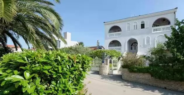 FeWo Weiß mit Balkon in Villa Udovicic - Pjescana Uvala