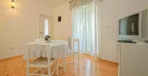 FeWo Weiß mit Balkon in Villa Udovicic - Pjescana Uvala