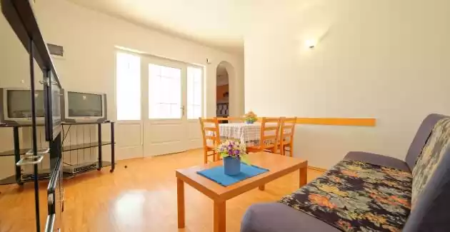 Ferienwohnung Lila in Villa Udovicic - Pjescana Uvala