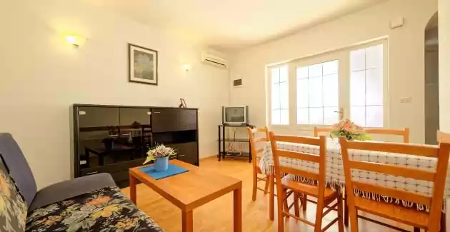 Ferienwohnung Lila in Villa Udovicic - Pjescana Uvala