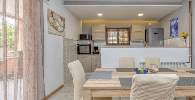 Appartamento Emanuela con piscina privata vicino a Pola