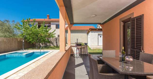 Appartamento Emanuela con piscina privata vicino a Pola