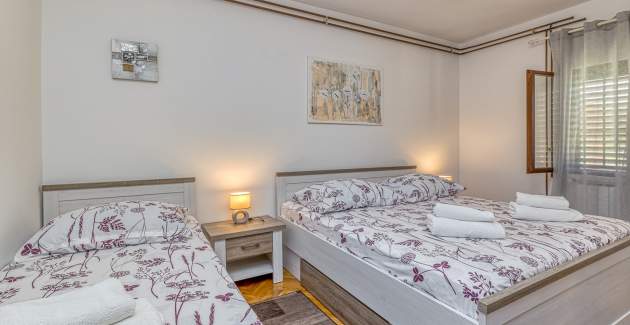 Apartman Emanuela s privatnim bazenom u blizini Pule