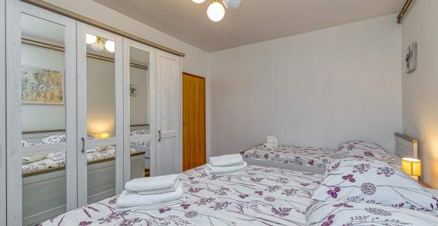 Apartman Emanuela s privatnim bazenom u blizini Pule