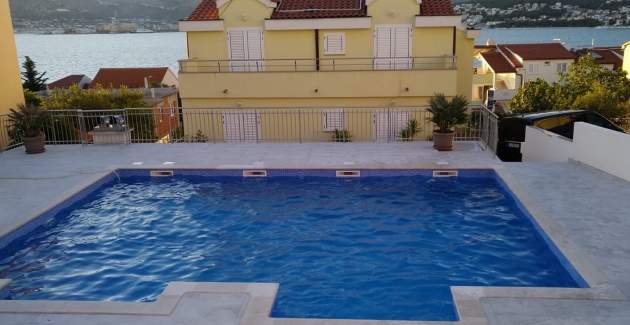 Appartamento Mia con piscina in comune e vista mare - Isola di Ciovo