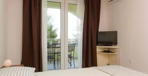 Apartman Family sa zajedničkim bazenom - Otok Čiovo