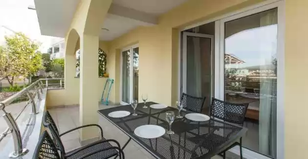 Apartman Family sa zajedničkim bazenom - Otok Čiovo