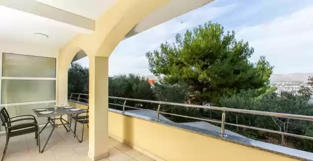 Apartman Family sa zajedničkim bazenom - Otok Čiovo