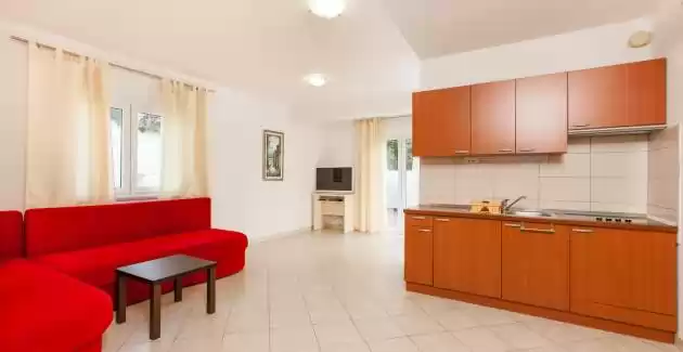 Apartman Jenny s pogledom na bazen - Otok Čiovo