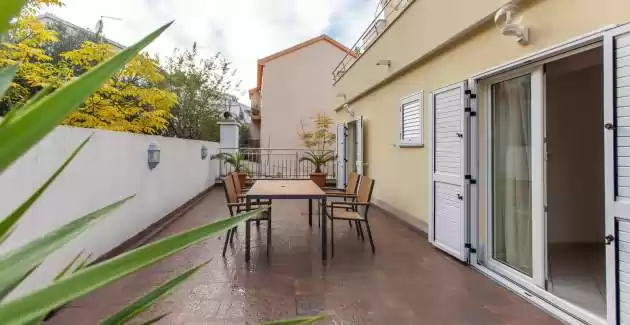 Apartment Jenny with pool view - Island Ciovo