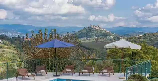 Villa Ana in Spinovci, pogled na Motovun