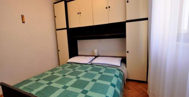 Ferienwohnung Pave A2 mit zwei Schlafzimmer - Insel Brač