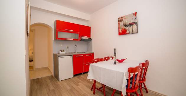 Apartmani Milas/ Nino A2 - Podstrana