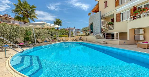 One Bedroom Apartment Irena III with Pool