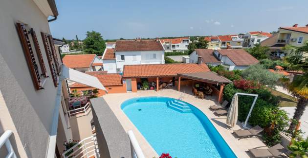 Ferienwohnung Irena V mit Poolblick