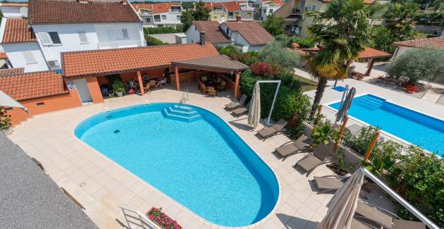 Ferienwohnung Irena V mit Poolblick