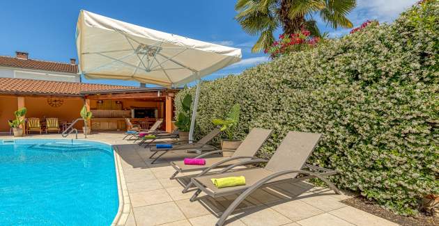 Studio Apartment Irena IV mit Pool und Garten