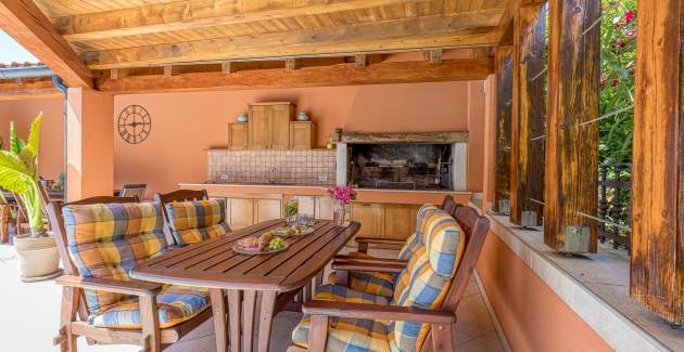Studio Apartment Irena IV mit Pool und Garten