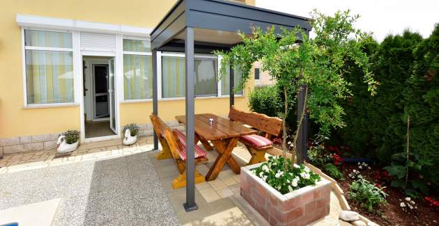 Ferienwohnung Laura D mit Balkon und Garten Blick