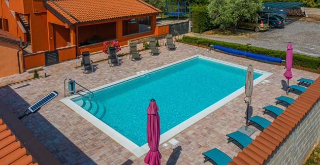 Danka / Apartment with shared Pool  A1