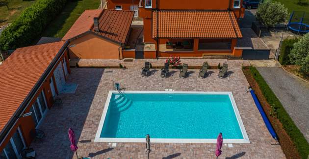 Danka / Apartment with shared pool A4