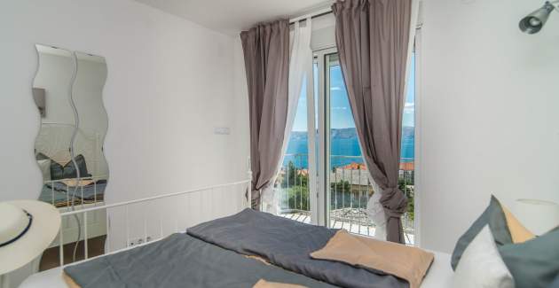 Modern furnished apartment Suzy Lavanda with Balcony and Sea view