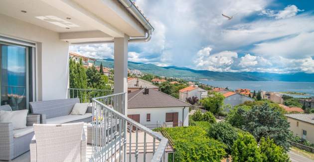 Appartamento Suzy Lavanda con balcone e vista mare