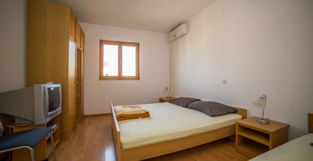 Studio-Apartment Grulovic Yellow - Vodice