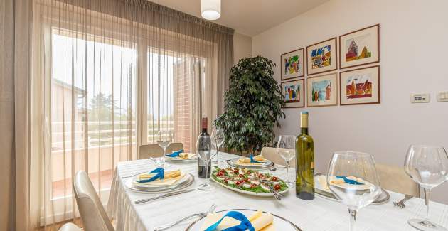 Apartman Irena VI sa dijeljenim bazenom