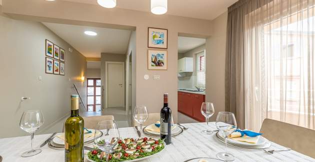 Apartman Irena VI sa dijeljenim bazenom