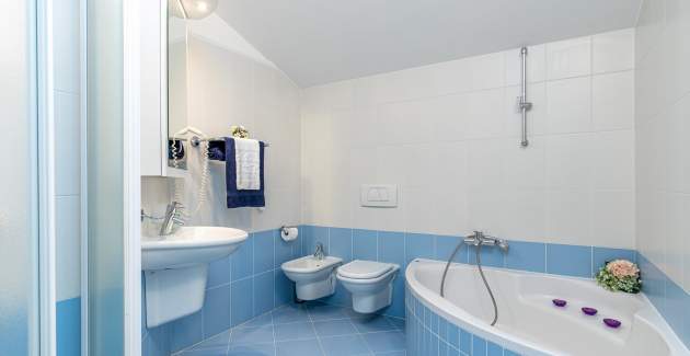 Apartman Irena VI sa dijeljenim bazenom