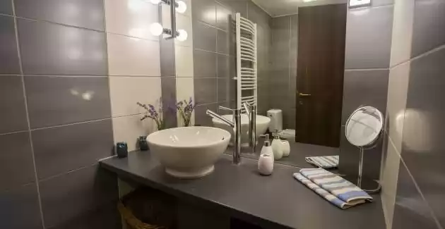Kuća za odmor Marinela sa privatnim bazenom u ograđenom dvorištu