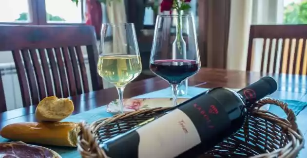 Kuća za odmor Marinela sa privatnim bazenom u ograđenom dvorištu