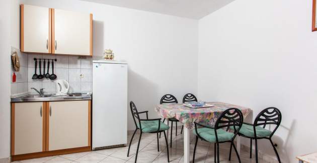 Apartments Blazenka / Apartment A5 - Lokva Rogoznica