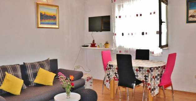 Apartments Duje / Apartment A2 - Zadar