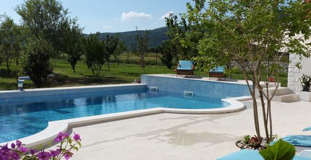 Villa Almas with Private Pool - Neorić