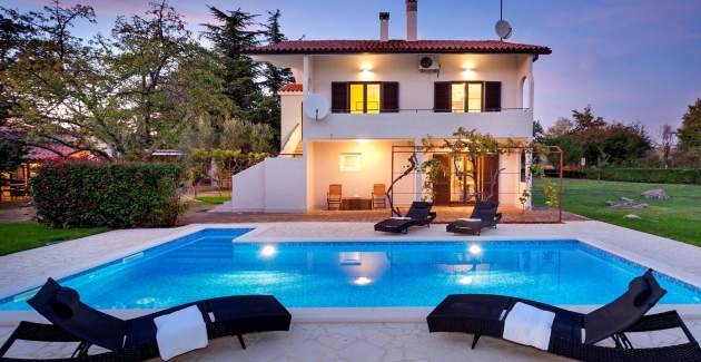 Appartamento Doris con giardino spazioso e piscina privata