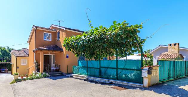 One-Bedroom Apartment Vanessa II with Shared Pool