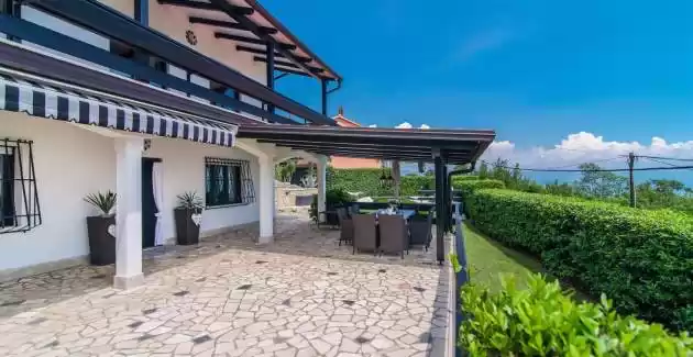 Authentic Villa Zatka with Sea View and Private Pool