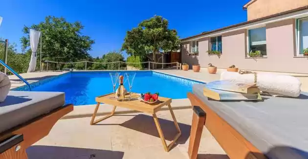 Villa Morena mit Pool für Zwei Personen