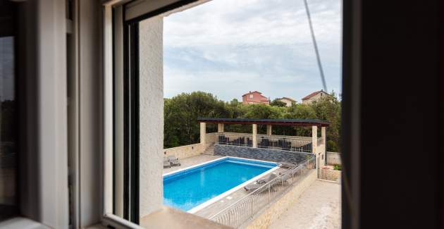 Apartments Karen / Two bedrooms A1 - Vinišće