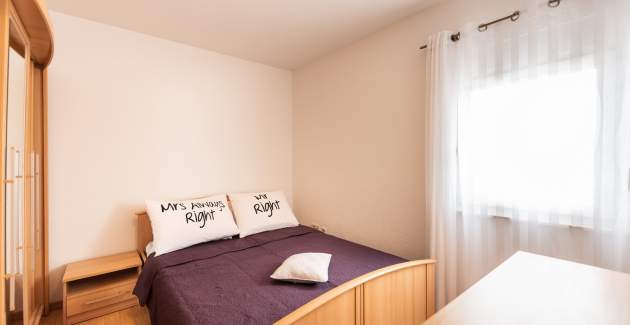 Apartments Karen / Two bedrooms A1 - Vinišće