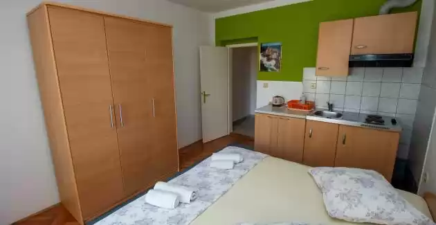 Apartments Fortuna / Apartment A1 - Lokva Rogoznica
