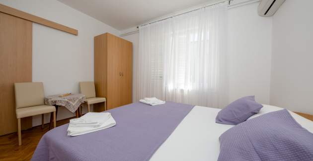 Apartments Ljubica Banjol / Apartment A2 - Island of Rab