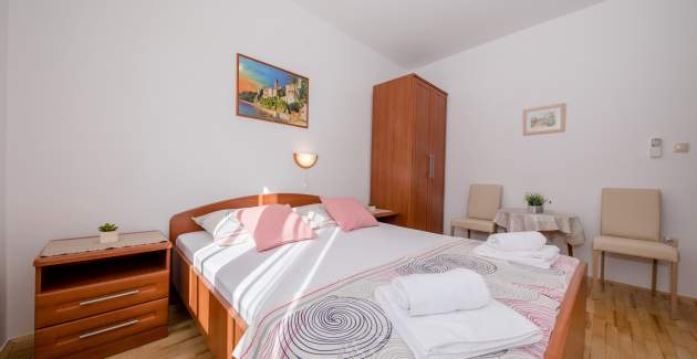 Apartments Ljubica Banjol / Apartment A3 - Island of Rab