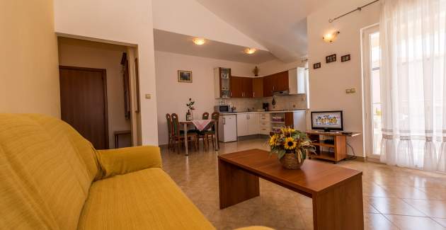 Apartment Noemi I - in der Villa Valtrazza mit Gemeinschaftspool