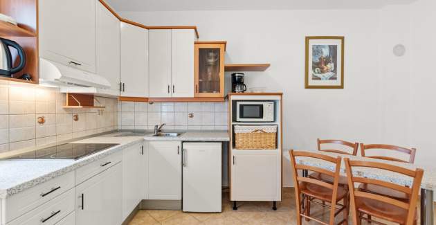 Apartment Noemi I - in der Villa Valtrazza mit Gemeinschaftspool